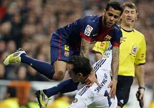 صورة: ريال مدريد طالب بركلة جزاء بعد لمسة يد من داني الفيس