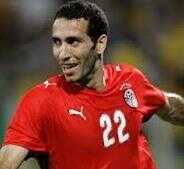 صور : ابو تريكة يصل الى أبو ظبي لتوقيع عقده مع بني ياس