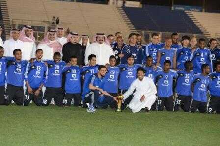 تورته تحمل شعار الهلال … فى إحتفال الفريق بكاس ولي العهد