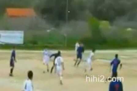 فيديو : الكرة تصطدم بخشبات المرمى الثلاث اربع مرات ولا تدخل الشباك