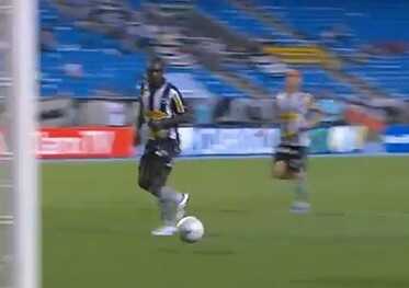 فيديو: سيدورف يضيع هدف محقق وحده امام المرمى…!