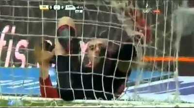 فيديو: بوراك يلماز يضيع هدف محقق امام مرمى فارغة!