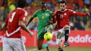 صور وفيديو : منتخب مصر يهزم زيمبابوي ويقترب من النهائيات