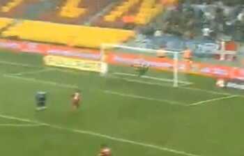 فيديو: هدف رائع من لاعب نورشيلاند من خارج منطقة الجزاء
