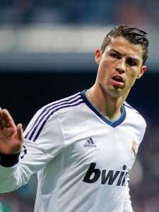 Cristiano Ronaldo debuts his new hair style [USA ONLY]