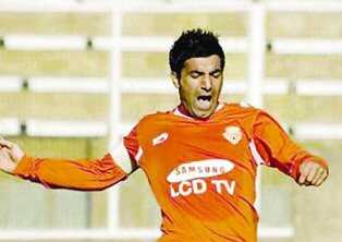النصر ينهى ازمة مهدي شيري وكارينيو يلقي بـ خاريستاس إلى الفريق الرديف