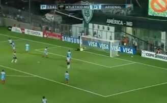 فيديو: هدف رائع من رونالدينيو في كأس الليبرتادوريس