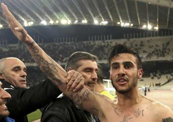 فيديو : شاهد العقوبة التى اقرها الاتحاد اليونانى لصاحب التحية النازية