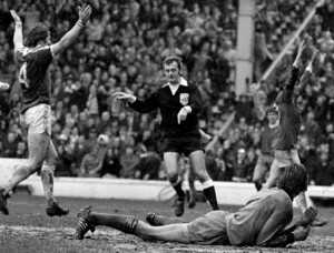 Soccer - FA Cup - Semi Final - Liverpool v Everton - Maine Road