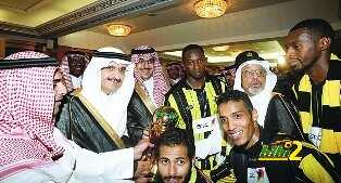 امير الرياض : تشرفت برعاية النهائي