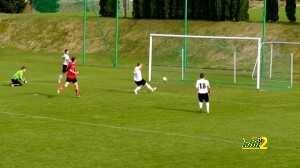 Terrible miss in Polish amateur league match  video