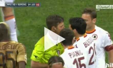 طرد لاعب روما توتي امام ميلان ( الدوري الايطالي )