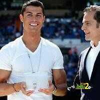 فيديو : لقطة  تكريم كرستيانو بجائزة اكثر لاعب صحي لموسم 2013