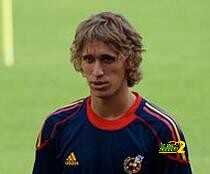 صورة : لاعب برشلونة السابق يخوض مباراته الأولى مع فريقه الانجليزي