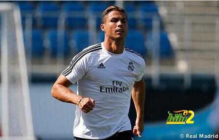 صور : ريال مدريد يعود للتدريبات وكوينتراو يغيب ..!