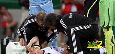 إصابة اخصائى العلاج الطبيعى اثناء هرولته لمعالجة لاعب فى منتخب المانيا