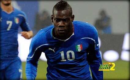 فيالي يحلم بتوتى وبالوتيلي فى هجوم المنتخب الايطالي