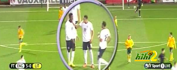 فيديو : ولفريد زاها يتشاجر مع زميله فى المنتخب الإنجليزى للشباب أثناء سير المباراة