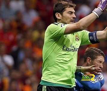 لاعبو برشلونة يستغلون الكلاسيكو للتحدث مع كاسياس بخصوص إنتقاله لبرشلونة بعد رحيل فالديز