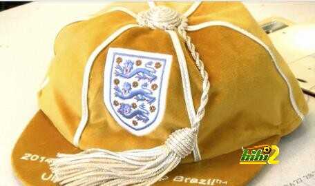صورة : لامبارد يستلم رسميا القبعة الذهبية