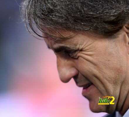 هداف مانشستر سيتى يؤكد أن اللاعبين تمردوا على مانشينى من أجل رحيله عن تدريب الفريق