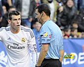 فيديو : شاهد كيف قيد الحكم كلوس جومز مباراة ريال مدريد