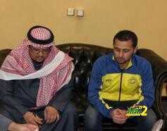 دلهوم يوقع ويشارك فى تدريبات النصر