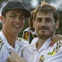 فيديو : لاعبو ريال مدريد يصلون إلى الفالديبيباس بمعنويات عالية بعد اعتلاء الصدارة