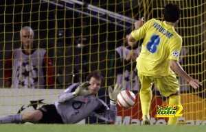 Arsenal's German goalkeper Jens Lehmann