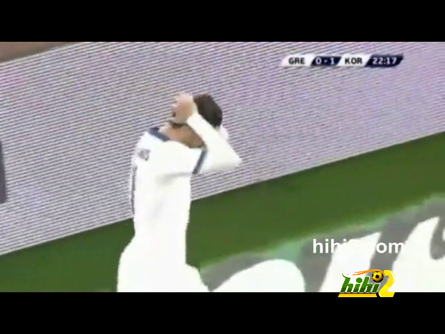 فيديو :مهاجم منتخب اليونان يهدر فرصة بغرابة امام مرمى المنتخب الكوري…!