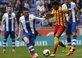 صور : لاعبو برشلونة يرتدون قمصانا لدعم فالديس
