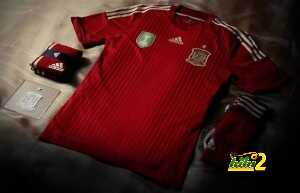 (Adidas)