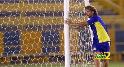 وكيل رينارد ينفي تعاقده مع النصر