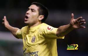 Riquelme in action for Villarreal