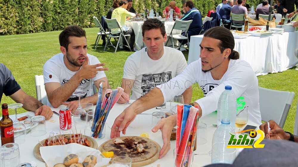 صور: حفل شواء لفريق برشلونة