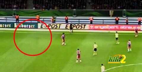 فيديو : شبح يتجول في ملعب برلين في نهائي كأس ألمانيا ..!