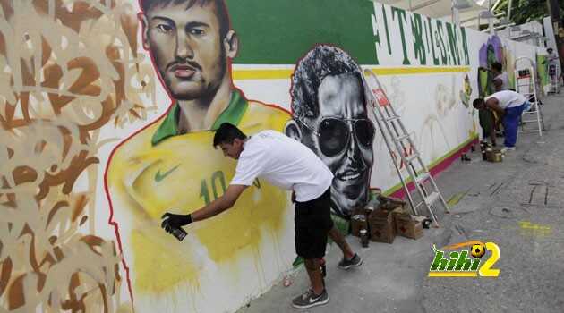 صور: إنه أكثر من مجرد لاعب كرة قدم!