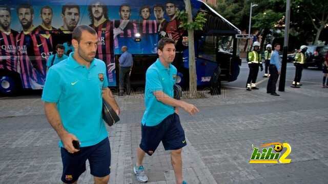 صور: لحظة وصول فريق برشلونة للفندق استعدادا للقاء أتليتيكو مدريد