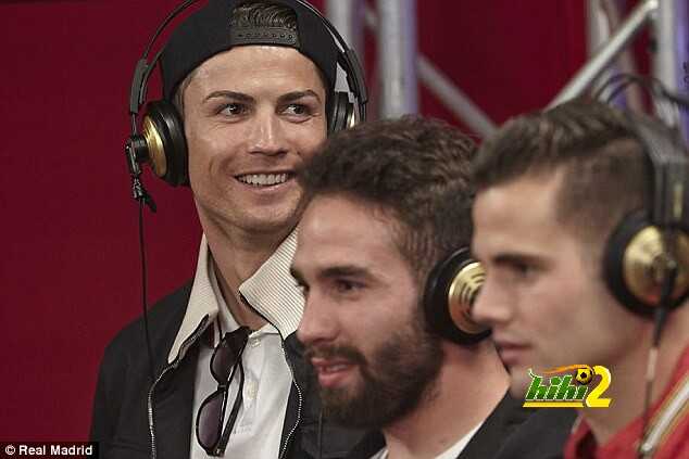 صور : نجوم مدريد يشاركون في أغنية هلا مدريد