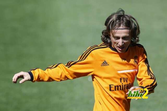 مودريتش يتدرب لوحده خارج المجموعة