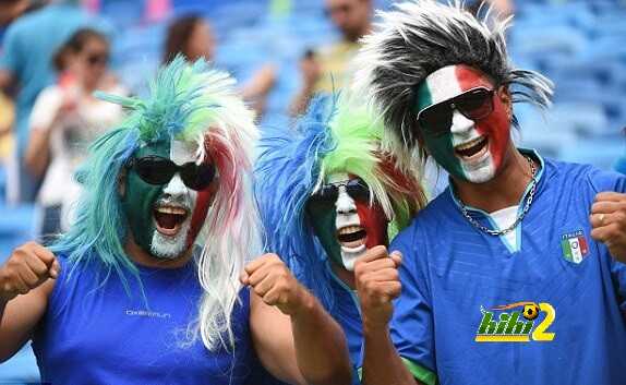1403623445228_lc_galleryImage_Italy_fans_cheer_their_te
