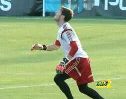 شاهد ماذا يفعل كاسياس من أجل تعويض اخفاقه ضد هولندا ..؟