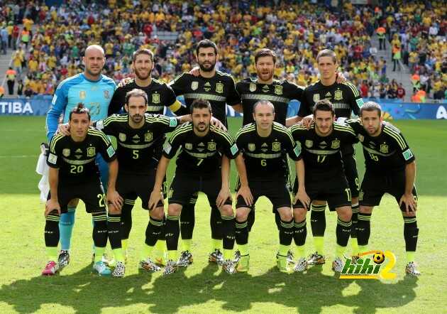 فيديو و صورة : البرق يضرب طائرة المنتخب الاسبانى فى الجو والفريق يهرب من جماهيره بعد نزوله