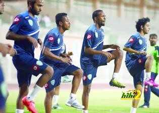 ماكيدا يختبر لاعبي الفتح بدنيا