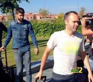 صور : نجوم برشلونة ينضمون لمعسكر المنتخب الأسباني بعد انتهاء العطلة