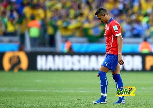 صور : هكذا عودتنا كرة القدم .. أفضل من في اللقاء هو من يضيع ..!