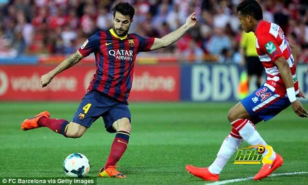صور : فابريغاس تائه في تدريبات المنتخب بسبب مستقبله ..!