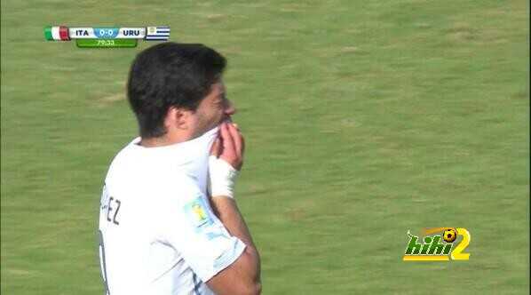 صور وفيديو: سواريز يعض كيلينى أثناء لقاء أوروجواى وإيطاليا
