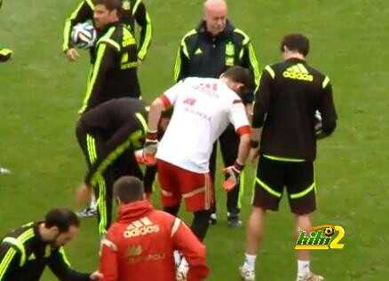 شاهد نجوم المنتخب الأسباني وهم يمطرون شباك كاسياس بركلات الجزاء