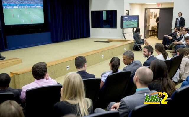 1-wc-obama-footbal_2961414k
